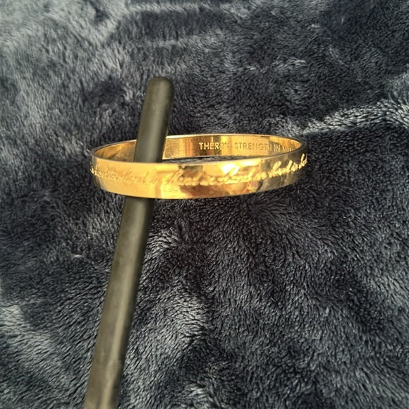 Kate Spade ♠️"THERE'S STRENGTH IN NUMBERS" 14kt Gold Plated Scripted Bangle! - Picture 4 of 5